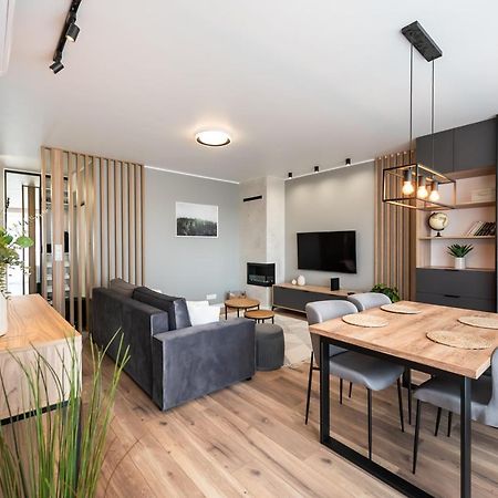 Luksusowy Apartament Nad Balatonem Apartment Warsaw Ngoại thất bức ảnh