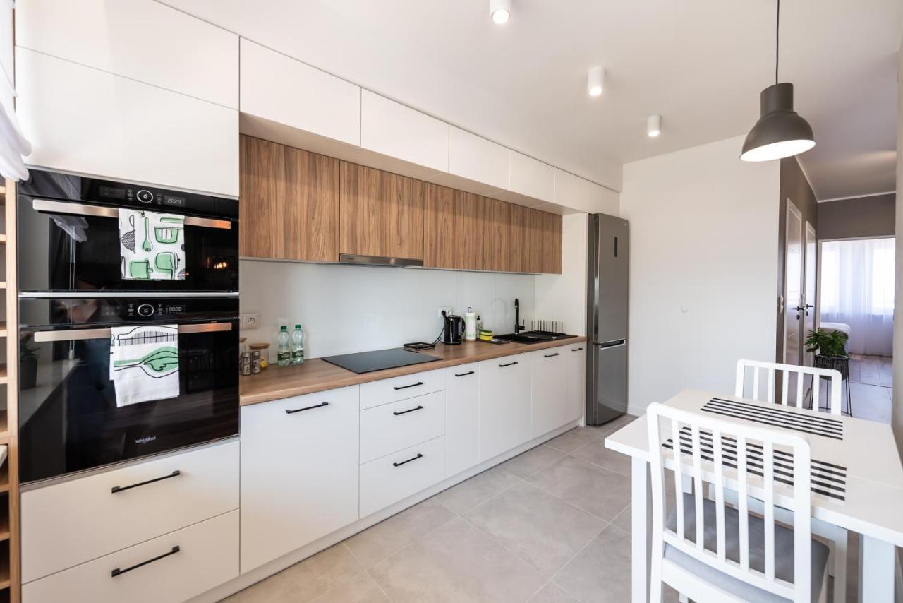 Luksusowy Apartament Nad Balatonem Apartment Warsaw Ngoại thất bức ảnh
