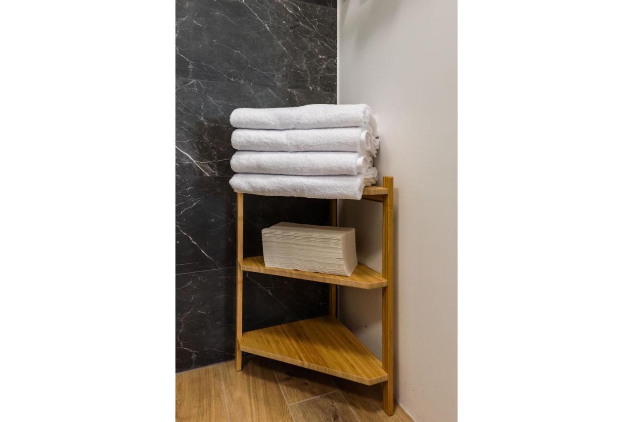 Luksusowy Apartament Nad Balatonem Apartment Warsaw Ngoại thất bức ảnh