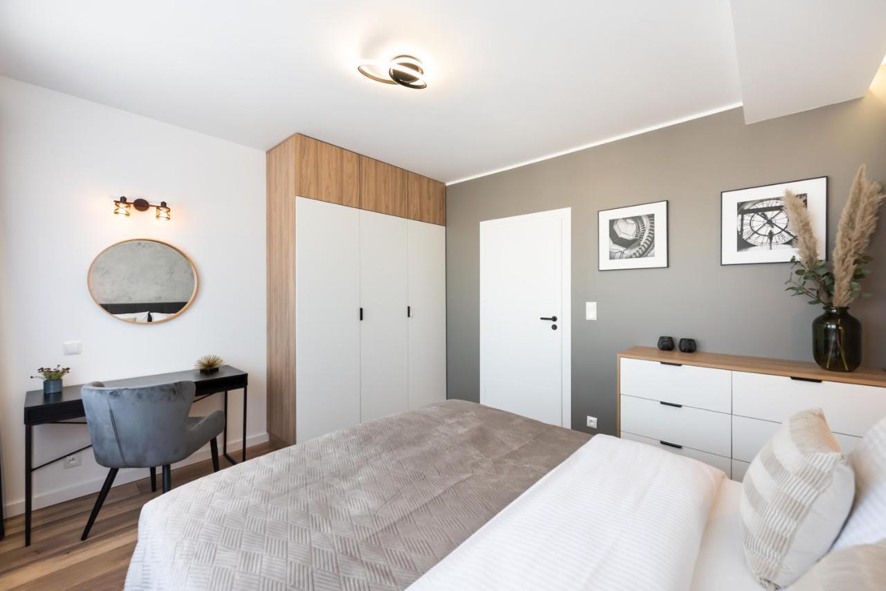 Luksusowy Apartament Nad Balatonem Apartment Warsaw Ngoại thất bức ảnh